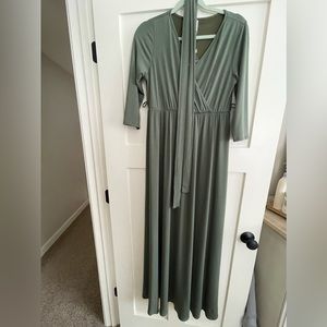 Pink blush Maternity Maxi dress. NWT, never worn. Size Large.